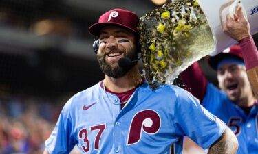 Wilson hits the crucial double to complete the his cycle against the Washington Nationals.