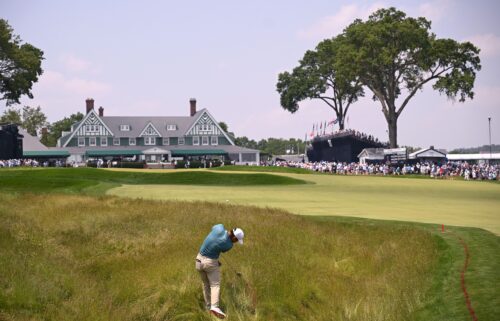 Rory McIlroy didn't have such smooth sailing at Oakmont on Thursday.
